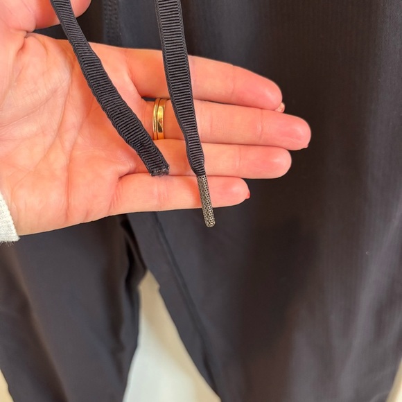 Lululemon Dance Studio Mid-Rise Cropped Pant Lightweight Swift Fabric Size 2 - Picture 5 of 14